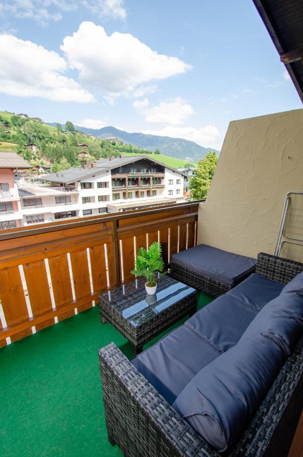 Penthouse Eightyone By All In One Apartments Kaprun Exterior photo