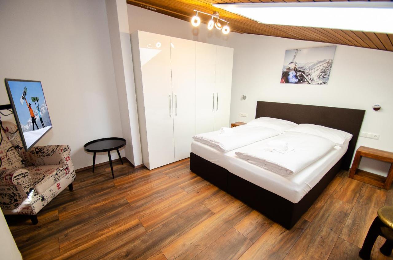 Penthouse Eightyone By All In One Apartments Kaprun Exterior photo